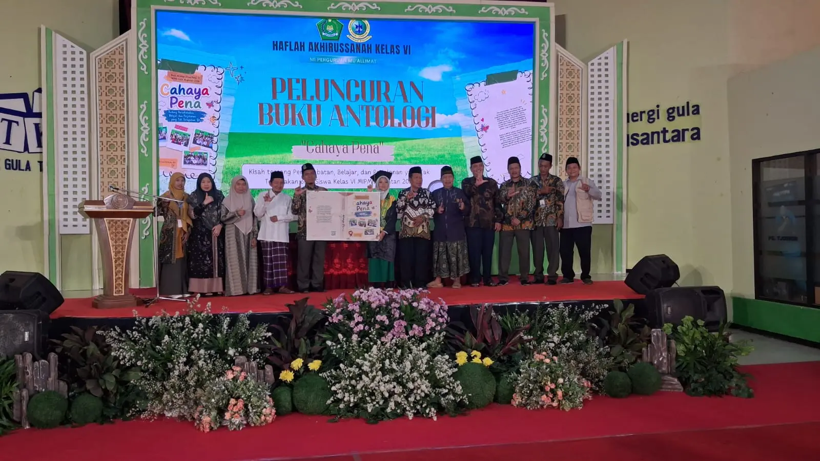 Kreatif, MI Perguruan Mualimat Gelar Haflah Empat Bahasa dan Luncurkan Buku