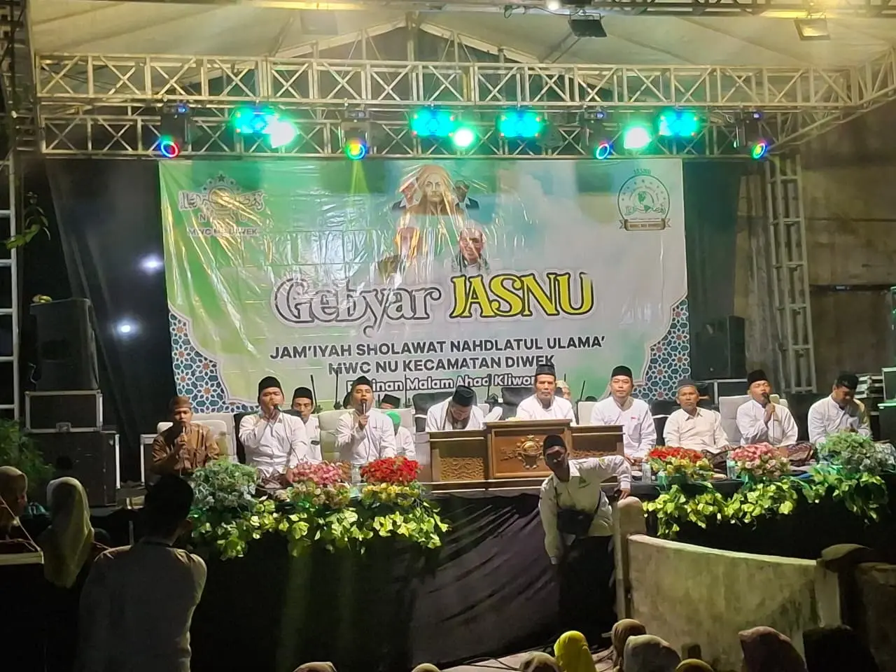 Gebyar Sholawat JASNU Diwek Tegaskan Pentingnya Jaga Imam